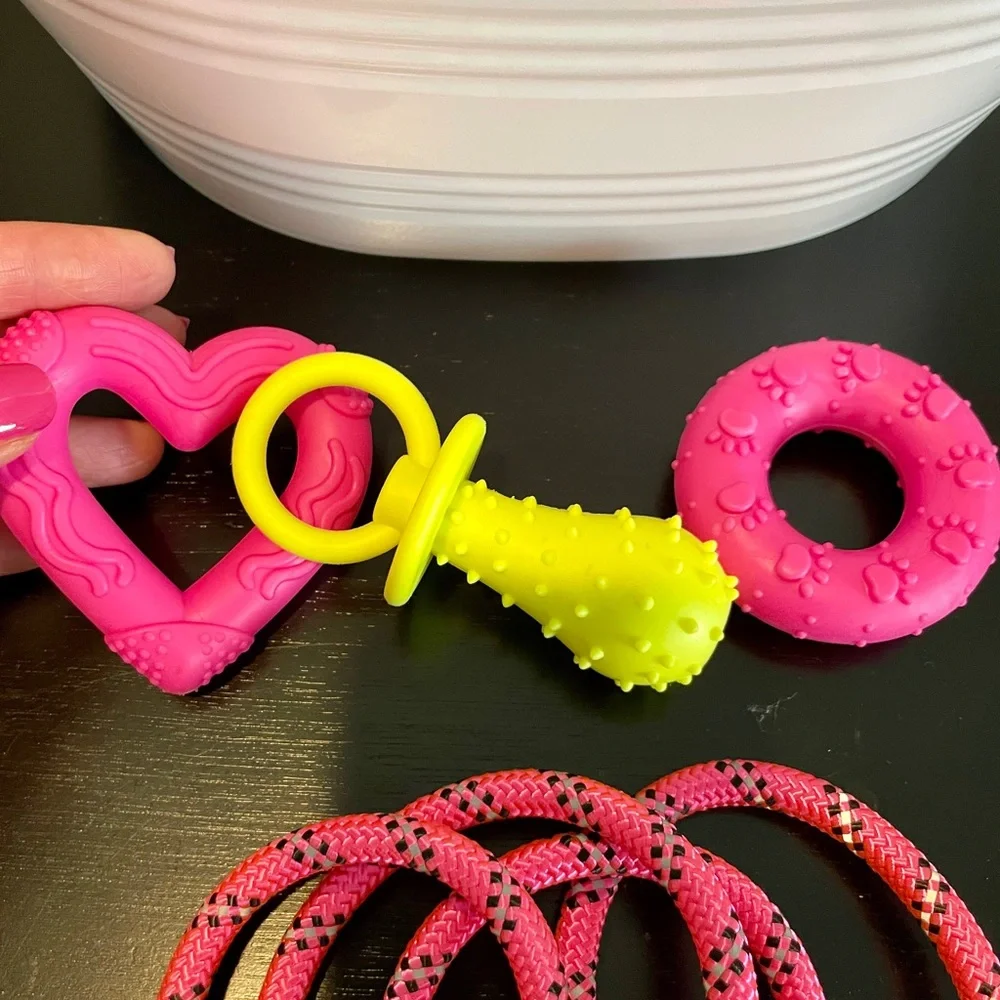 Brand New!🛍️Pet/Dog Gift Baskets 🛍️ for your Fur-baby 🐾🐩Toys, Leash, Blanket